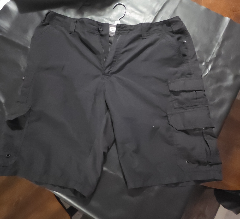 Slim-Fit Black Cargo Shorts with Multi-Pocket Utility